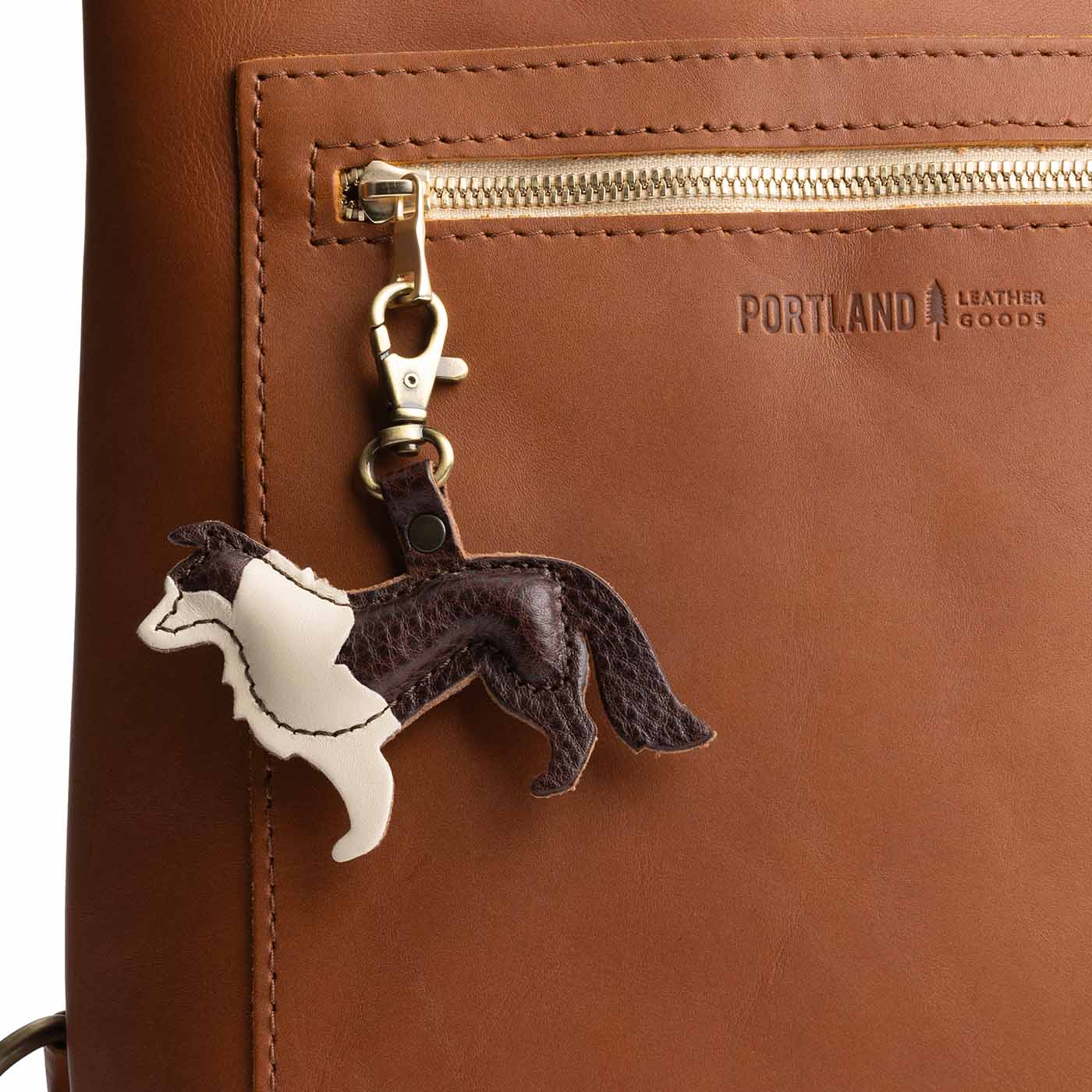 Coldbrew | Leather border collie shaped keychain with metal lobster clasp